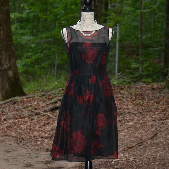 Ann Taylor Dresses & Skirts - Ann Taylor floral red & black organza tea dress